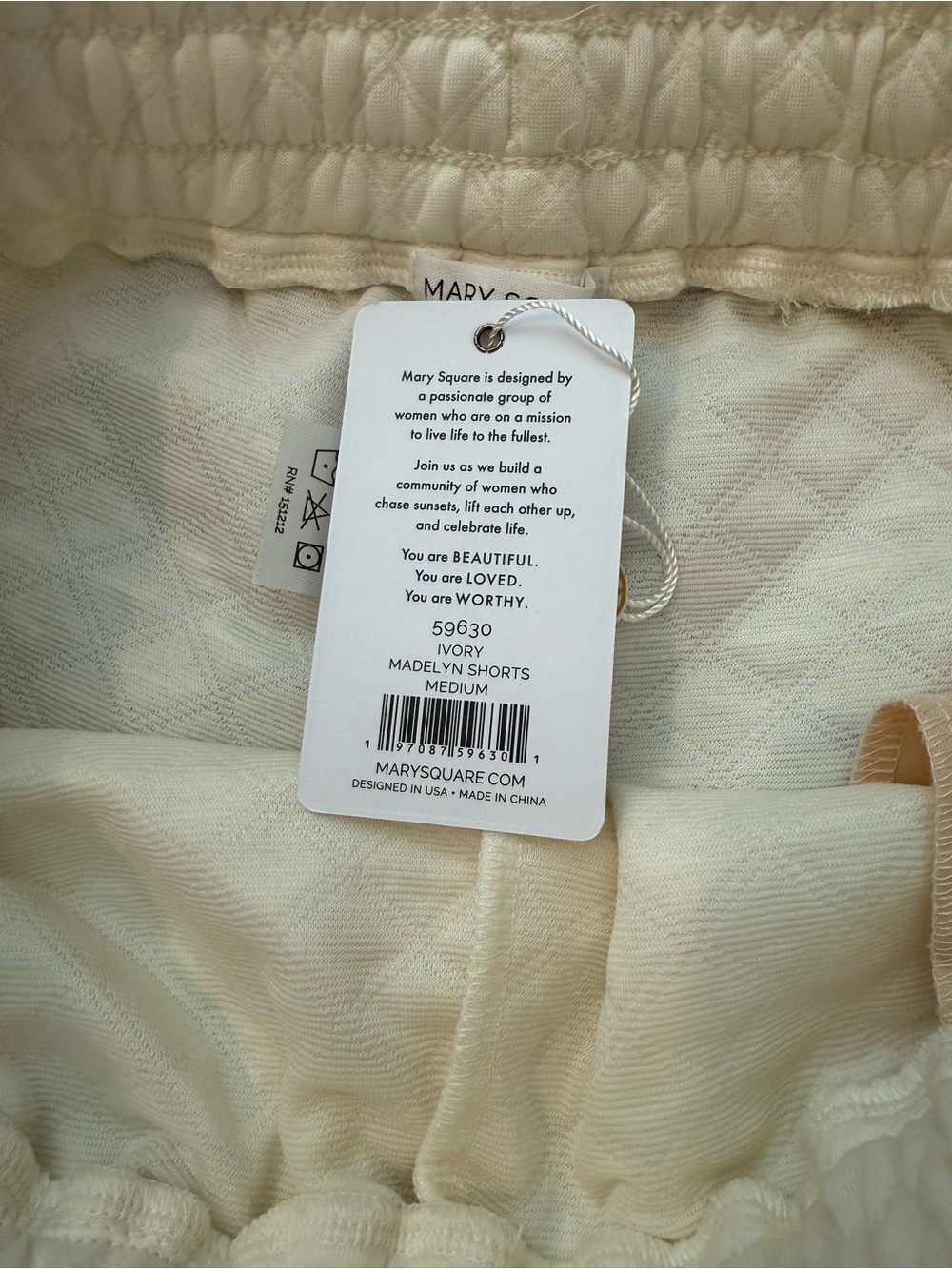 Mary Square Madelyn Set | Ivory - Picture 6 of 7